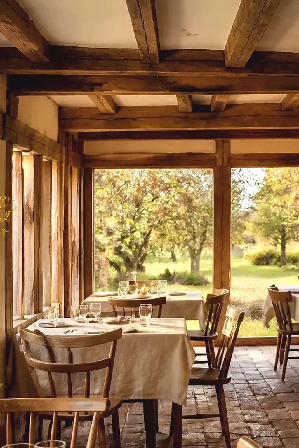 Poularde, chou, jus au cidre, création signature imaginaire de Le Réfectoire des Brumes, visuel IA